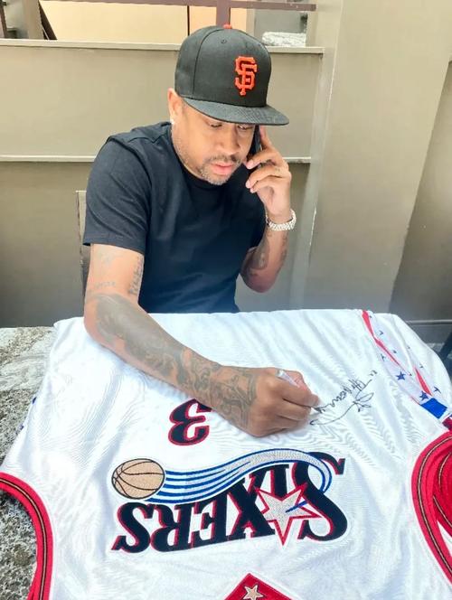 真的自由身离队❓记者：皇马和阿诺德的谈判已到非常深入的阶段