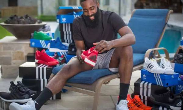 足坛悲喜一夜！埃及3-2险胜晋级，罗马2-0进欧冠区