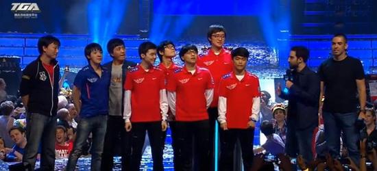 卡卢卢：斯帕莱蒂要求很高；我们可以随时切换三后卫或四后卫